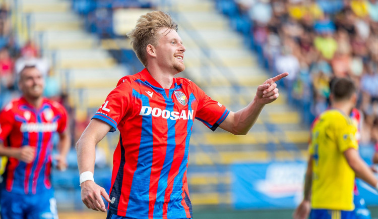 Fotbalisté Plzně deklasovalí Zlín 7:1 a v lize vyhráli popáté za sebou