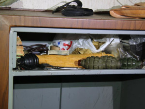 Zásahová jednotka zatýkala skupinu obchodníků se zbraněmi a s municí. Nejstaršímu obviněnému je 81 let