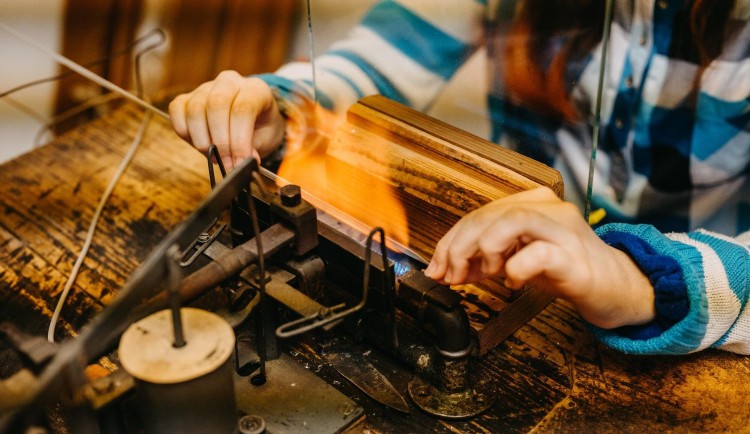 Vydejte se za řemesly do Krkonoš. Kam zamířit poradí video pozvánka
