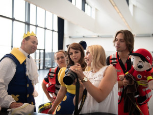 Maňásci pomáhají záchranářům v péči o dětské pacienty, jejich výrobu zaplatí prodej originálního kalendáře