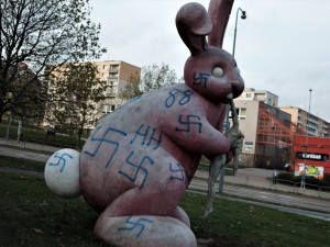 Králíka už v minulosti poškodili vandalové, foto: Richard Beneš
