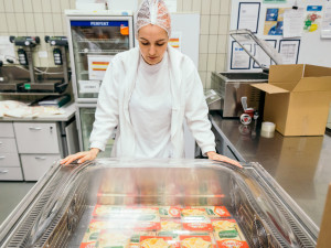 Mlékárna Klatovy oslavila 100 let od svého založení. Do celé Evropy vyváží mozarellu Galbani a sýry Président