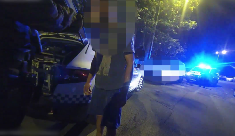 VIDEO: Všímavý řidič pomohl dopadnout ochmelku za volantem, pronásledoval ho navigoval policisty