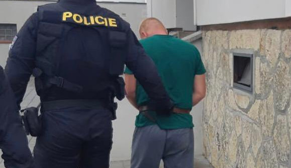 Za otřesné poranění manželky v oblasti intimních partií si Ukrajinec vysloužil obvinění z těžkého ublížení na zdraví