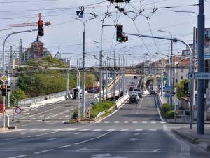 Končí ostře sledovaná oprava mostu Milénia. Doprava se na kapacitně nejvytíženější most vrátí 6. října