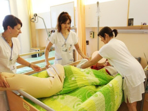 V České republice bude do šesti let chybět až 12 000 zdravotních sester. To je 15 procent varují odboráři