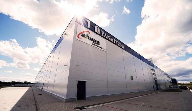 Tato nová hala se nachází v průmyslové zóně Panattoni Park Pilsen West II.