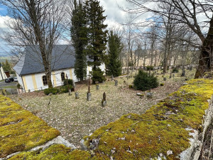 Hřbitov v Dobré Vodě letos na jaře