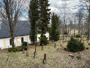 Hřbitov v Dobré Vodě letos na jaře