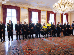 Středoškolák zabránil statečným jednáním obrovské tragédii, prezident republiky ho ocenil Zlatým záchranářským křížem