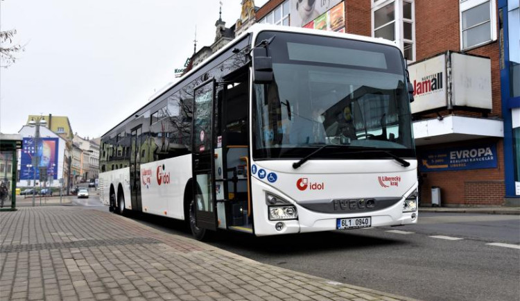 Ráno a odpoledne pojede mezi Libercem a Jabloncem víc autobusů