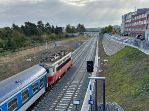 Cestujícím začala sloužit nová železniční zastávka Plzeň - Slovany. U konce je modernizace železničního uzlu za 2,2 miliardy