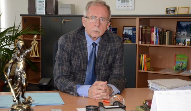 Nedobrovolně sterilizované ženy píší Křečkovi. Nelíbí se jim jednání ministerstva zdravotnictví