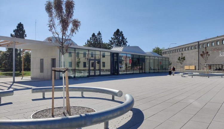 Nová vstupní brána do Borského parku budí u lidí rozpaky. Nadšení z ní nejsou ani mnozí zastupitelé Plzně