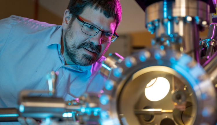 Plzeňští vědci s mezinárodním týmem zkoumají technologie budoucnosti, projekt podporuje i držitel Nobelovy ceny