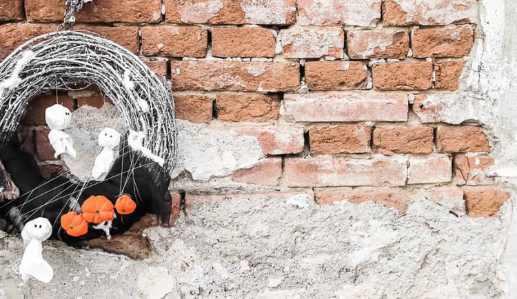 size3-16982289168364-60-mate-radi-halloween-vyrobte-si-na-dvere-strasidelny-venec