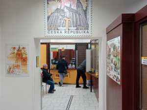 Milovníkům a sběratelům poštovních známek se v Plzni otevřel nový FilaPoint, teprve třetí v republice