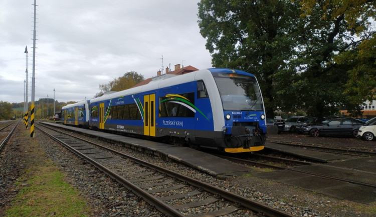 Repasované vlaky v barvách Plzeňského kraje budou od prosince brázdit tratě v Pošumaví