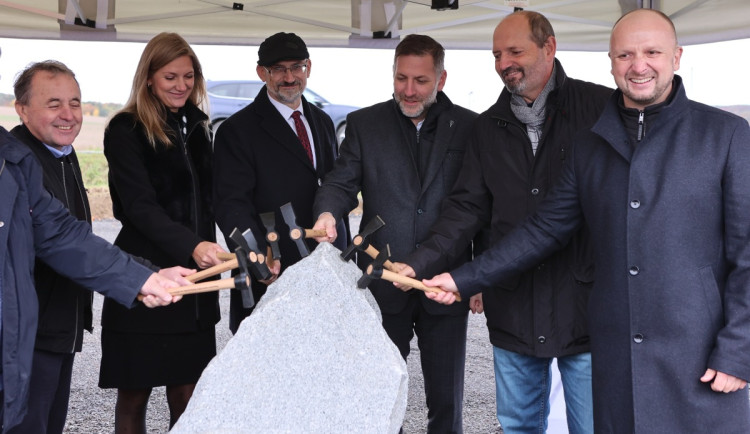 Po 15 letech odstartovala stavba napojení severního Plzeňska a Rokycanska na dálnici D5