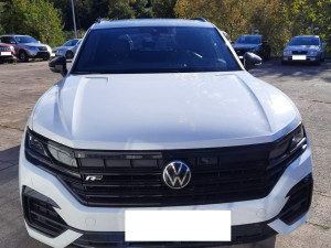 VIDEO: Skupina podvodníků obrala stát o 1,2 miliardy při kšeftech se zbožím z Číny