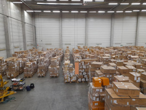 VIDEO: Skupina podvodníků obrala stát o 1,2 miliardy při kšeftech se zbožím z Číny