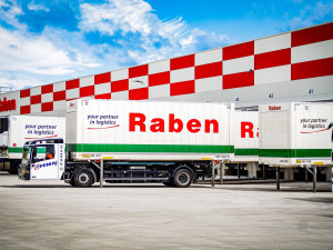 Obchodní brána do Evropy je v Rokycanech. Supermoderní logistické depo zpřístupňuje všechny kouty Česka a dalších 14 zemí velkým i malým firmám