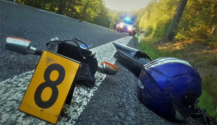 Devítiletého chlapce srazila a usmrtila motorka, policie obvinila jeho babičku, že ho dostatečně neohlídala