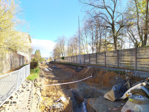 Oprava Jasmínové ulice se nečekaně zkomplikovala. Práce se bohužel protáhnou i do následujícího roku