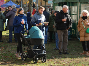 Svatomartinskou husu v Habrmannově parku si užily stovky lidí. Frčel i burger s husím masem nebo husí kaldoun
