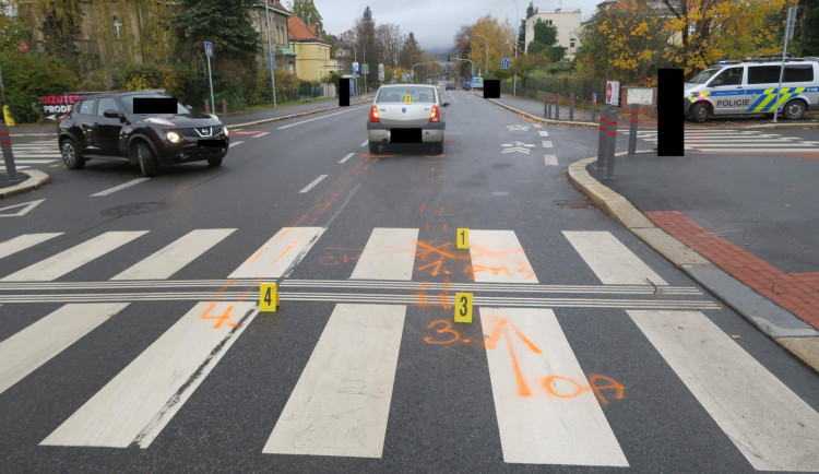Řidička srazila na přechodu pro chodce v Jablonci osmdesátiletou seniorku