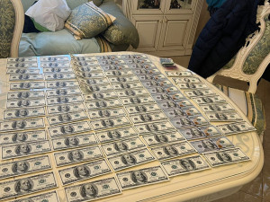 Falešní bankéři obrali důvěřivé lidi o bezmála 200 milionů korun, call centrum měli podvodníci na Ukrajině