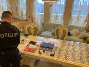 Falešní bankéři obrali důvěřivé lidi o bezmála 200 milionů korun, call centrum měli podvodníci na Ukrajině