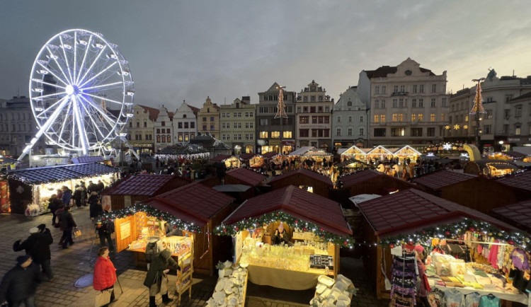 Vít Klusák obsadí s filmovým štábem plzeňské náměstí, natáčení omezí veřejnou dopravu