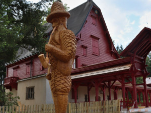 Tajemný zámek Tři Trubky uprostřed brdských lesů boduje. Tři měsíce po otevření navštívilo areál 6368 hostů