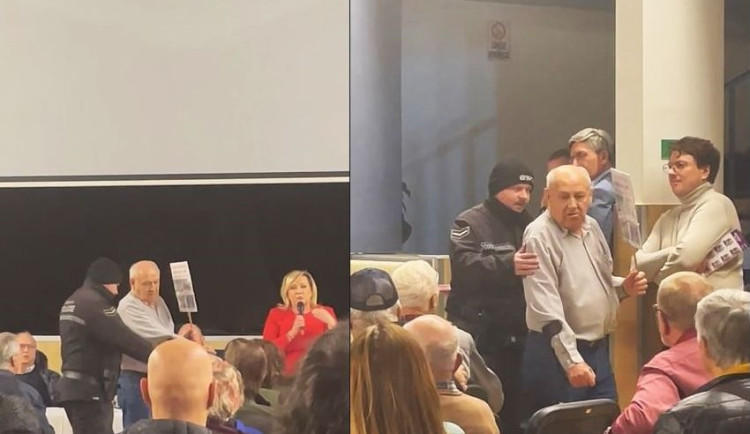 Známý senior se svým transparentem opět narušil mítink ANO