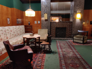 Chci, aby návštěvníci viděli byt a měli k tomu i zábavnou show, říká oblíbený průvodce po Loosových interiérech