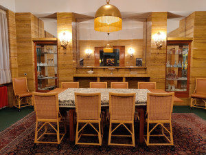 Chci, aby návštěvníci viděli byt a měli k tomu i zábavnou show, říká oblíbený průvodce po Loosových interiérech