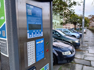 Plzeň rozšíří zónu placeného stání k nádraží Jižní Předměstí a k Centrálnímu autobusovému nádraží