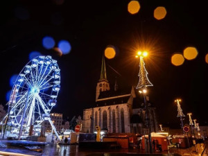 V centrum západočeské metropole září přes 500 vánočních zdobných prvků