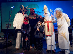 Trojka chce trumfnout svůj loňský zápis do České knihy rekordů, svolává na náměstí Mikuláše, čerty a anděly