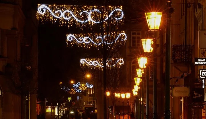 V centrum západočeské metropole září přes 500 vánočních zdobných prvků