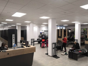 Půjčovna lyží a dalšího vybavení