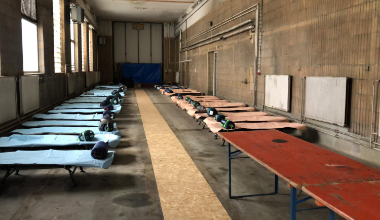 Plzeň otevírá zimní nouzové centrum v DEPO2015. Mrazivé noci tam může přečkat až 70 bezdomovců