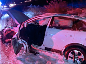 Řidič osobáku nedával pozor, vjel do protisměru a čelně se střetl s vozem a náklaďákem