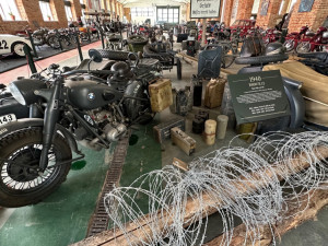 Nové muzeum Depo Moto Art se poprvé otevře pro veřejnost. Představí limuzíny prezidentů i další skvosty