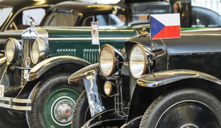 Nové muzeum Depo Moto Art se poprvé otevře pro veřejnost. Představí limuzíny prezidentů i další skvosty