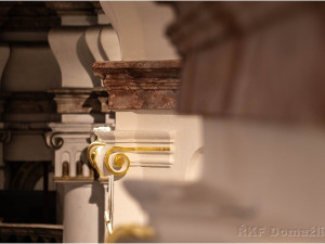 Obnova interiéru kostela v Domažlicích vynesla restaurátorům památkářského Oscara