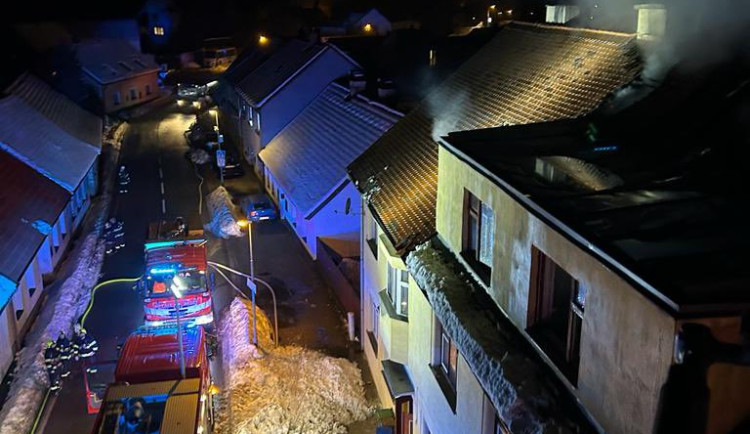 Při požáru ubytovny evakuovali 24 lidí. Někteří využili nouzové ubytování