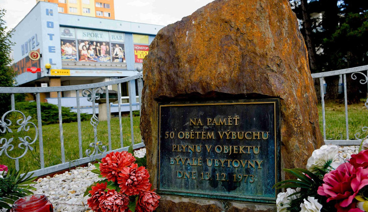 Obrovský výbuch, zdemolovaná ubytovna a 50 mrtvých, před půl stoletím otřásla Československem největší poválečná tragédie