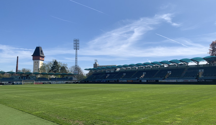 Dynamo se k situaci v klubu vyjádří po Vánocích. Řeší se prodej, nový trenér i kádr